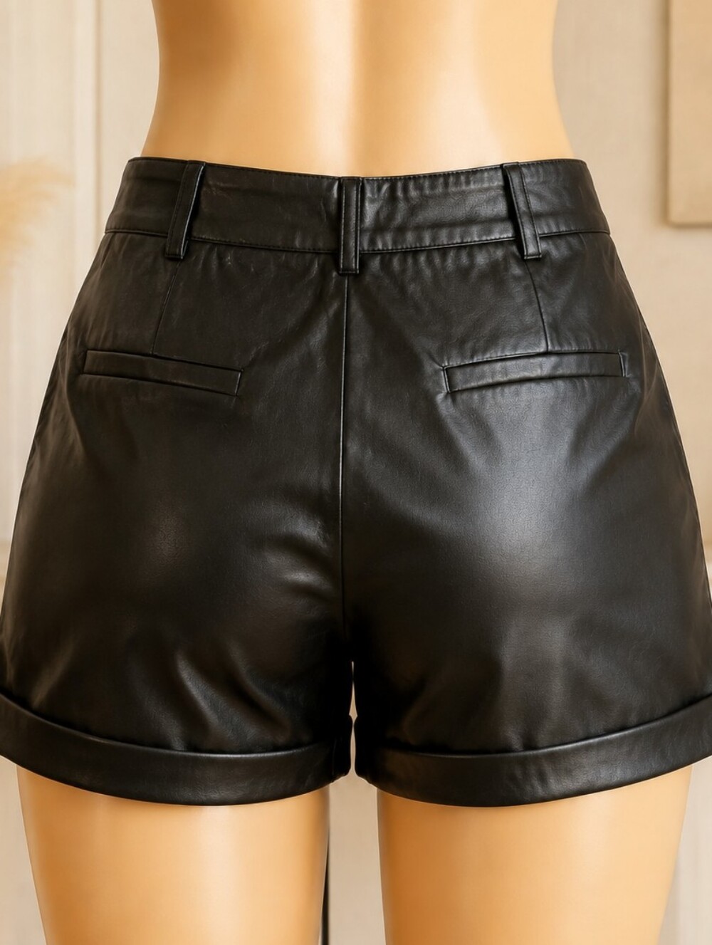 Black High-Waisted Faux Leather Cuffed Shorts Size Large - Picture 2 of 4